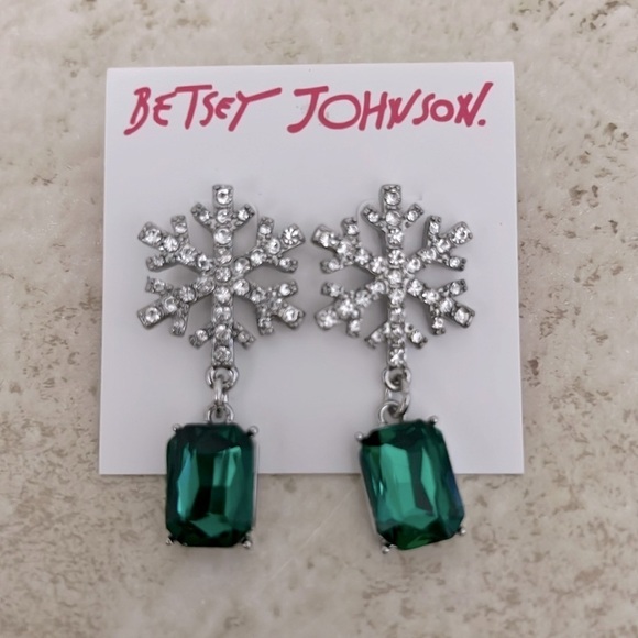 BETSEY JOHNSON Snowflake & Green Crystal Drop Earrings Winter Christmas - Picture 5 of 5